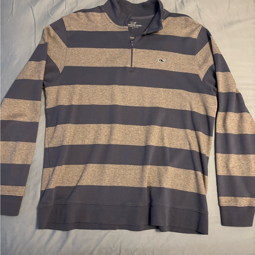 Vineyard Vines Men's Blue and Gray Striped Sweater